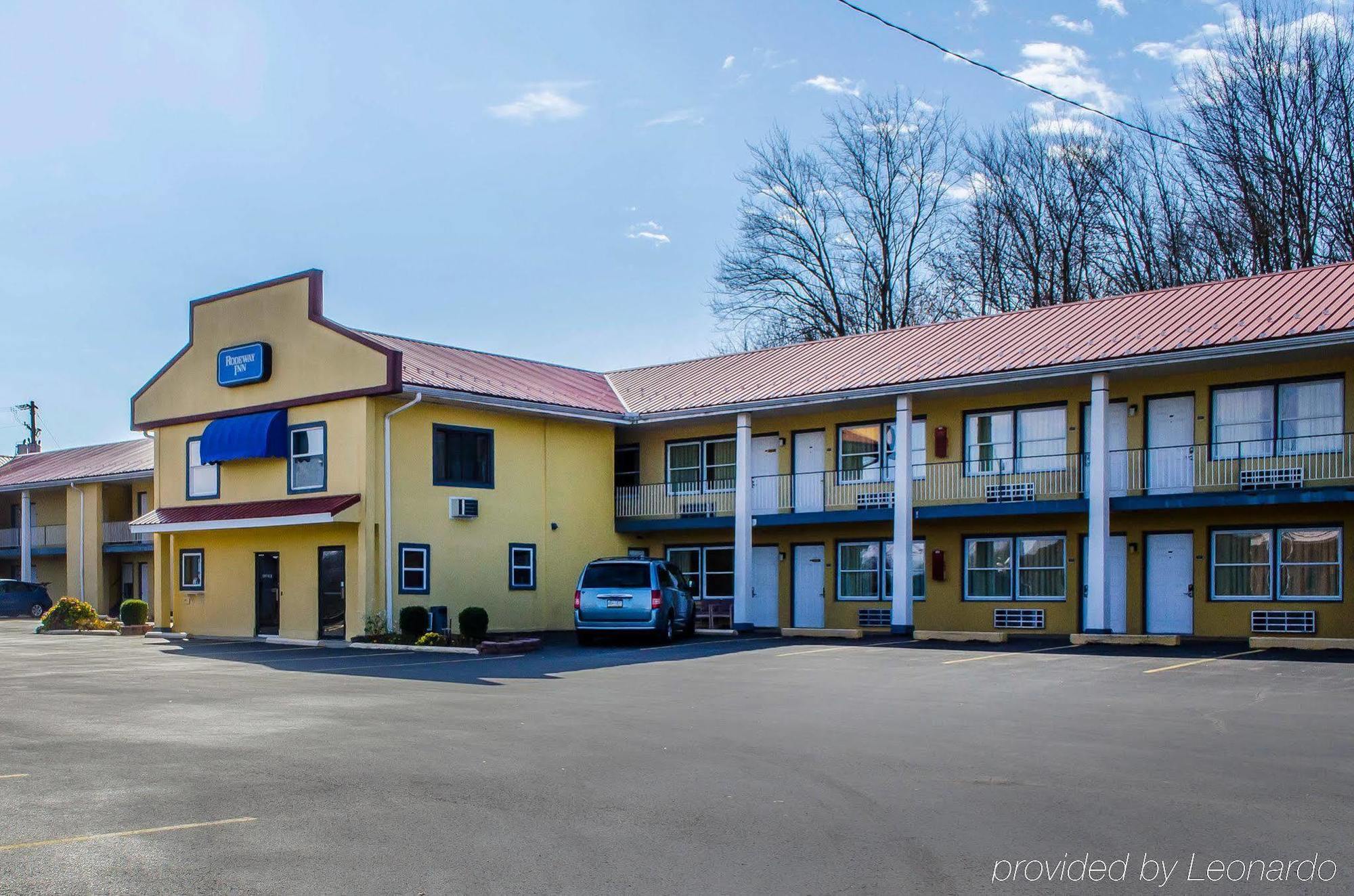 Relax Inn Льюисберг Экстерьер фото