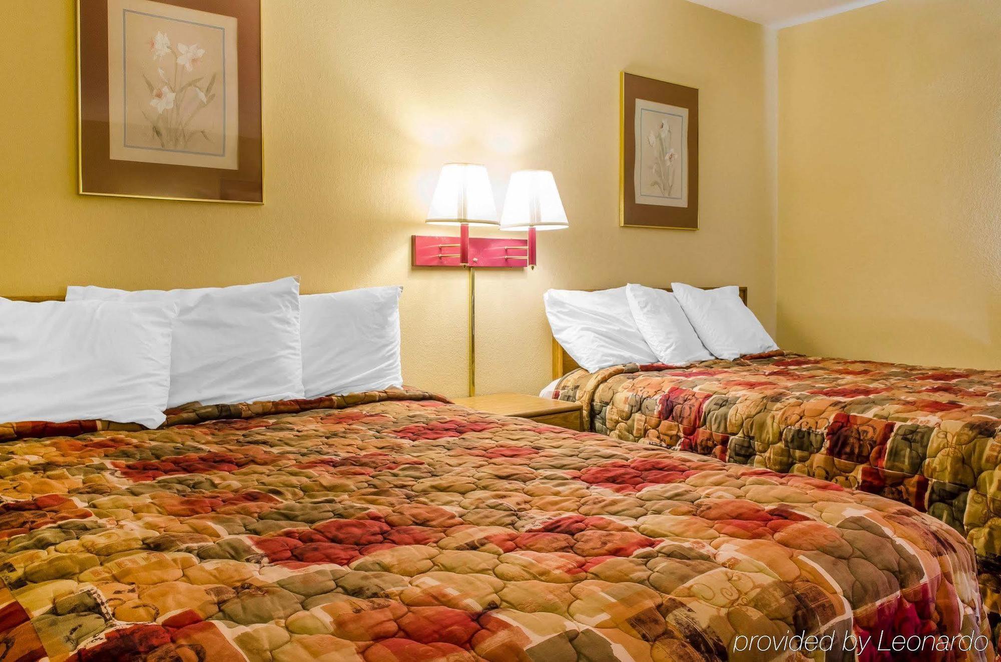 Relax Inn Льюисберг Экстерьер фото